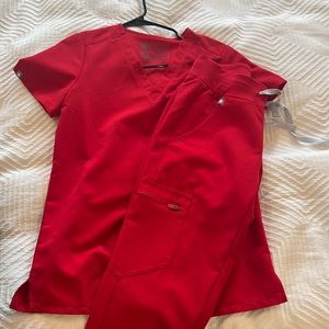 Figs Zamora Joggers and Catarina One Pocket Top Red XXS